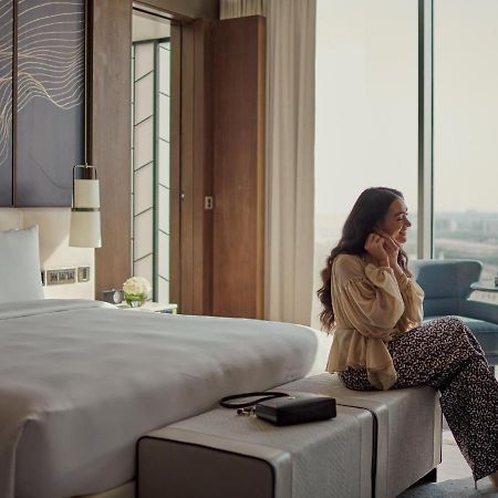 Grand Hyatt Kuwait Ξενοδοχείο Κουβέιτ Εξωτερικό φωτογραφία A guest in a room at the hotel
