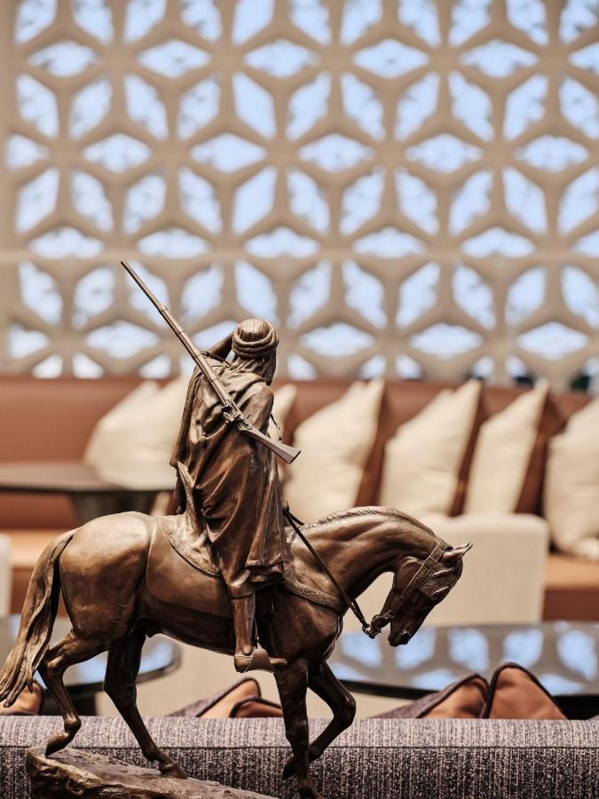 Grand Hyatt Kuwait Ξενοδοχείο Κουβέιτ Εξωτερικό φωτογραφία Statue of Ibn Battuta at the Ibn Battuta Mall, Dubai