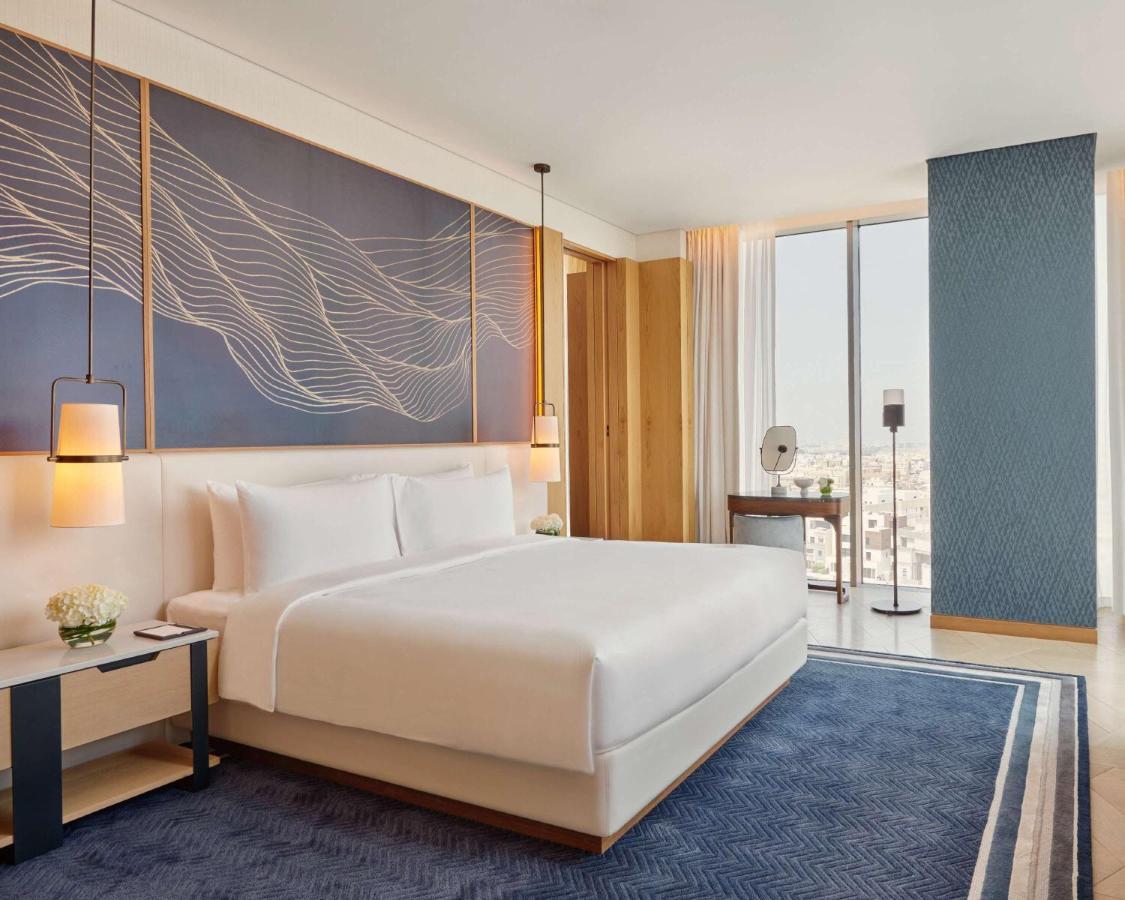 Grand Hyatt Kuwait Ξενοδοχείο Κουβέιτ Εξωτερικό φωτογραφία A bedroom at the hotel
