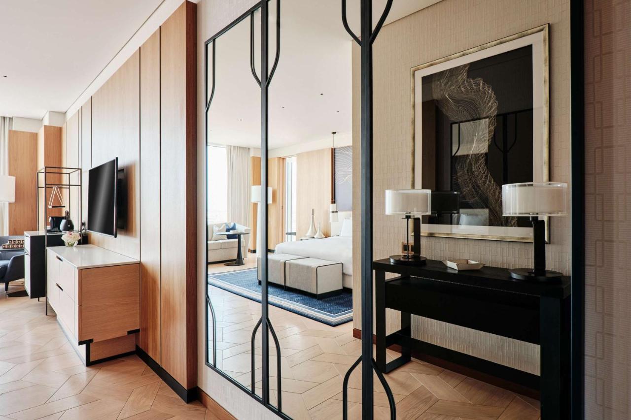 Grand Hyatt Kuwait Ξενοδοχείο Κουβέιτ Εξωτερικό φωτογραφία A suite at the hotel