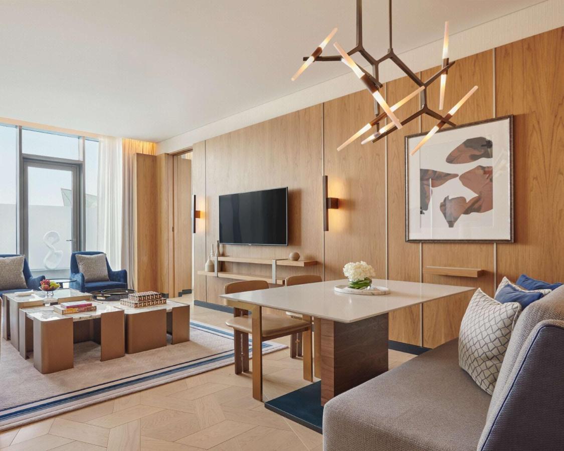 Grand Hyatt Kuwait Ξενοδοχείο Κουβέιτ Εξωτερικό φωτογραφία A suite at the hotel
