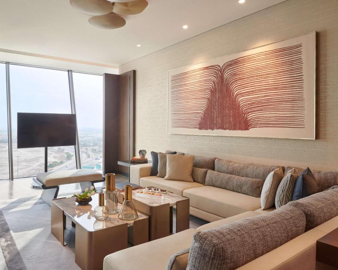 Grand Hyatt Kuwait Ξενοδοχείο Κουβέιτ Εξωτερικό φωτογραφία A living room at the Ritz-Carlton, DIFC