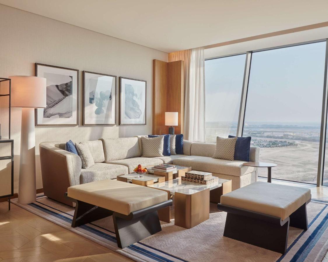 Grand Hyatt Kuwait Ξενοδοχείο Κουβέιτ Εξωτερικό φωτογραφία A living room at the Ritz-Carlton, DIFC