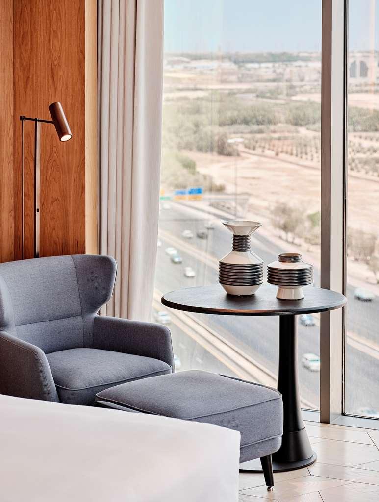 Grand Hyatt Kuwait Ξενοδοχείο Κουβέιτ Δωμάτιο φωτογραφία A room at the hotel
